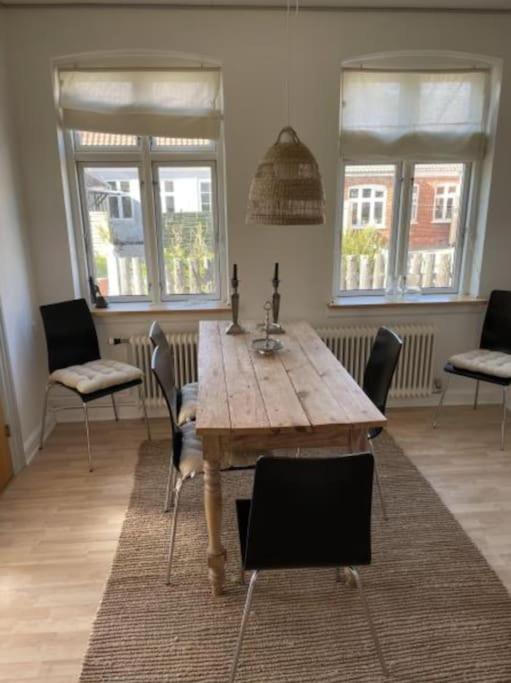 Skont Feriehus Midt I Marstal. Villa Kültér fotó